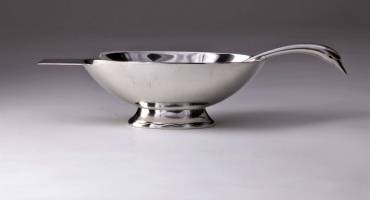Saucière « cygne » de Christian Fjerdingstad